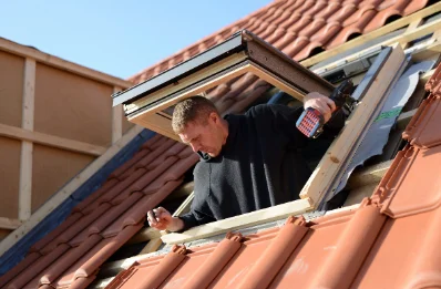 Pose de fenêtres de toit Velux à Peyrilles